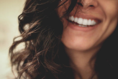 Dantų tiesinimo būdai: kaip turėti gražią ir taisyklingą šypseną?